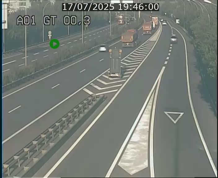 <h2>Traffic live webcam Luxembourg Croix de Gasperich - A1 direction Kirchberg - BK 0.3</h2>