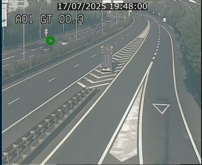 <h2>Traffic live webcam Luxembourg Croix de Gasperich - A1 direction Kirchberg - BK 0.3</h2>
