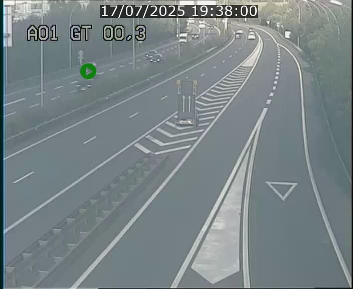 <h2>Traffic live webcam Luxembourg Croix de Gasperich - A1 direction Kirchberg - BK 0.3</h2>