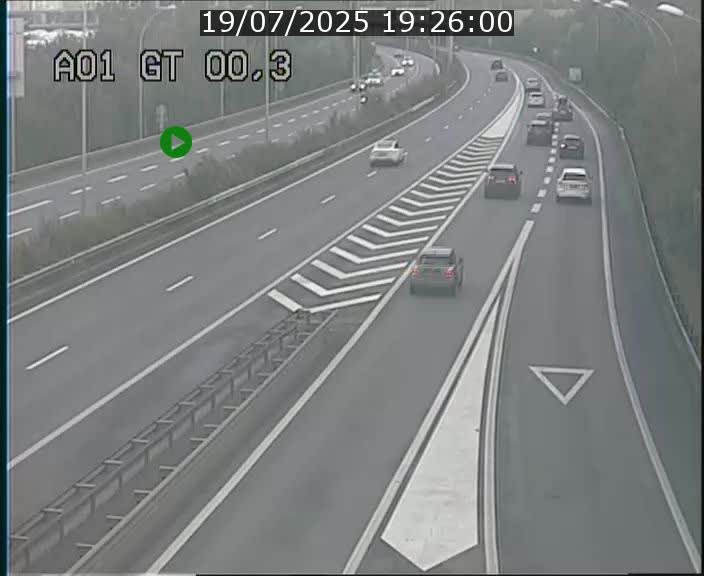 <h2>Traffic live webcam Luxembourg Croix de Gasperich - A1 direction Kirchberg - BK 0.3</h2>