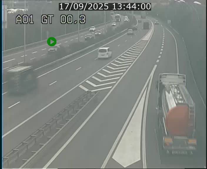 <h2>Traffic live webcam Luxembourg Croix de Gasperich - A1 direction Kirchberg - BK 0.3</h2>