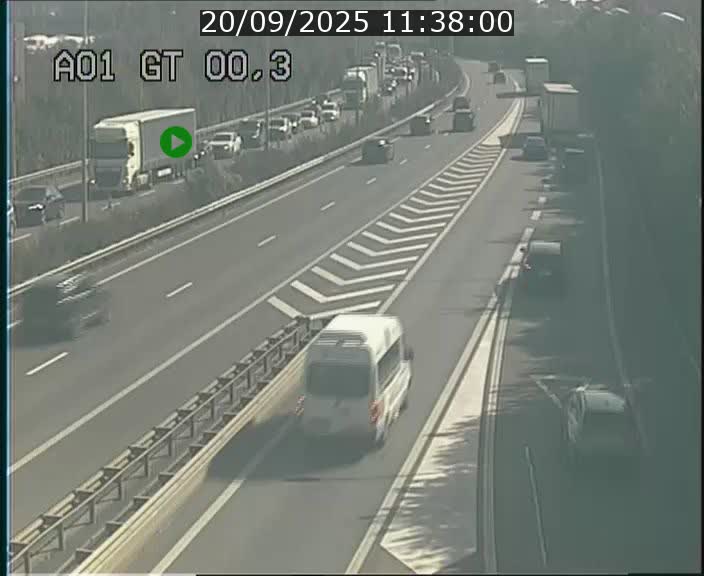 <h2>Traffic live webcam Luxembourg Croix de Gasperich - A1 direction Kirchberg - BK 0.3</h2>
