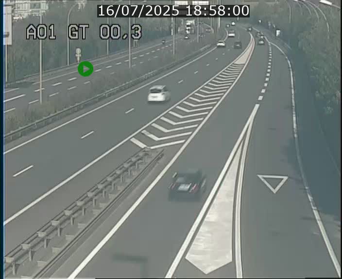 Traffic live webcam Luxembourg Croix de Gasperich - A1 direction Kirchberg - BK 0.3