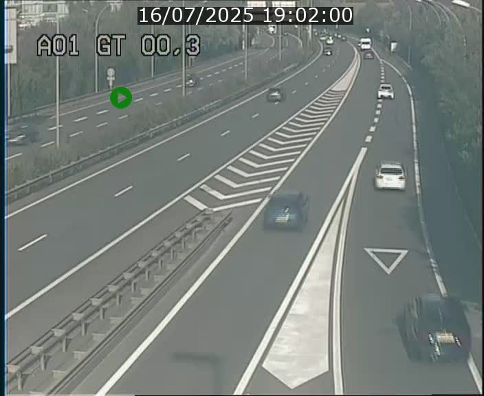 Traffic live webcam Luxembourg Croix de Gasperich - A1 direction Kirchberg - BK 0.3