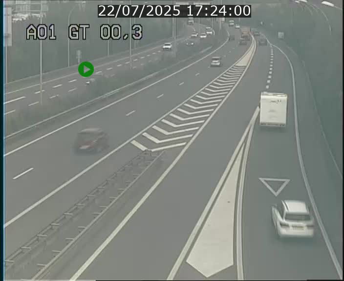 Traffic live webcam Luxembourg Croix de Gasperich - A1 direction Kirchberg - BK 0.3