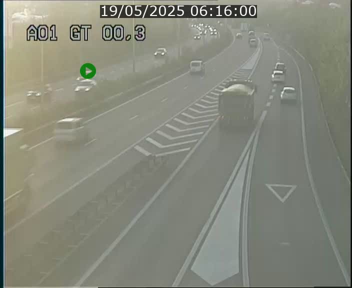 <h2>Traffic live webcam Luxembourg Croix de Gasperich - A1 direction Kirchberg - BK 0.3</h2>