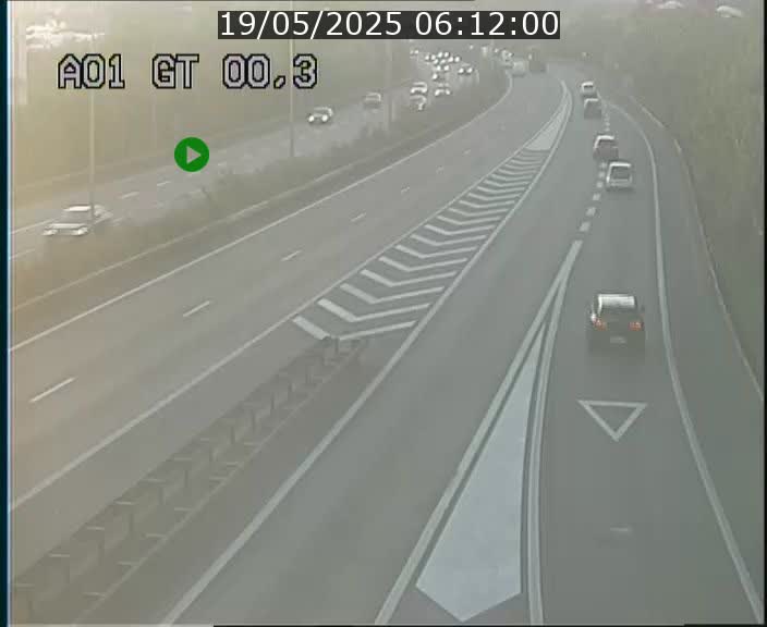 <h2>Traffic live webcam Luxembourg Croix de Gasperich - A1 direction Kirchberg - BK 0.3</h2>