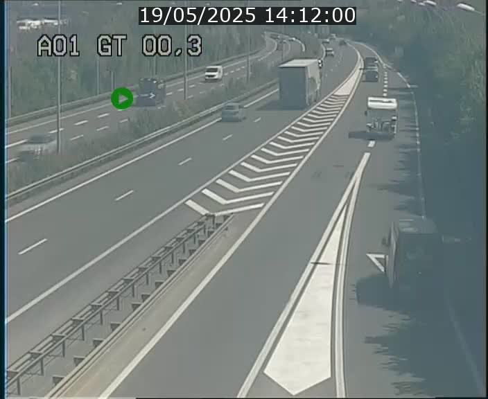 <h2>Traffic live webcam Luxembourg Croix de Gasperich - A1 direction Kirchberg - BK 0.3</h2>