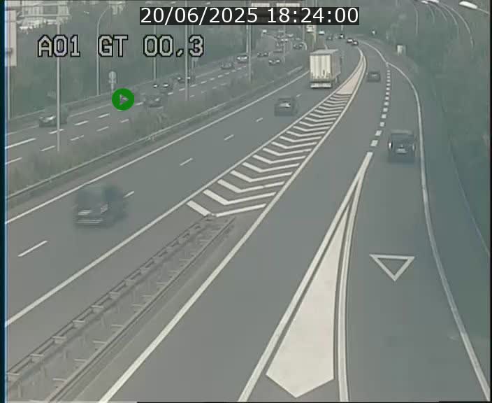 <h2>Traffic live webcam Luxembourg Croix de Gasperich - A1 direction Kirchberg - BK 0.3</h2>