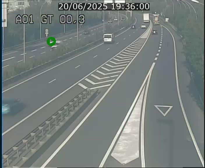 <h2>Traffic live webcam Luxembourg Croix de Gasperich - A1 direction Kirchberg - BK 0.3</h2>