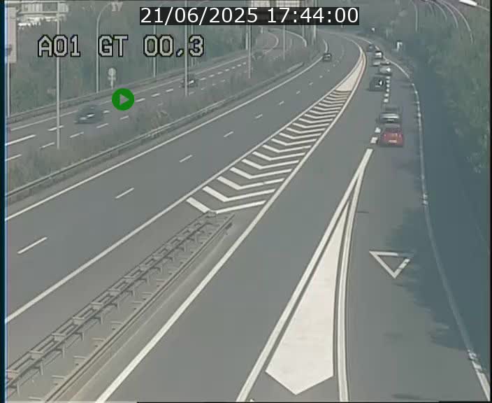 <h2>Traffic live webcam Luxembourg Croix de Gasperich - A1 direction Kirchberg - BK 0.3</h2>