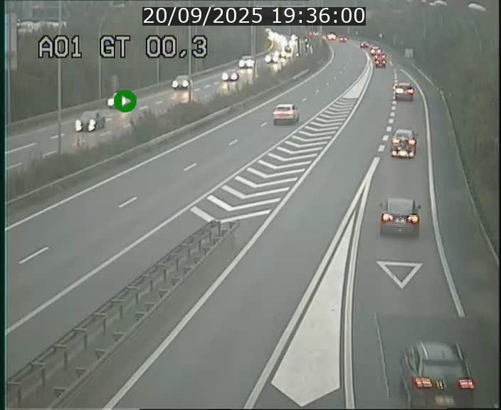 <h2>Traffic live webcam Luxembourg Croix de Gasperich - A1 direction Kirchberg - BK 0.3</h2>