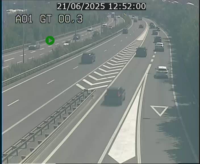 <h2>Traffic live webcam Luxembourg Croix de Gasperich - A1 direction Kirchberg - BK 0.3</h2>