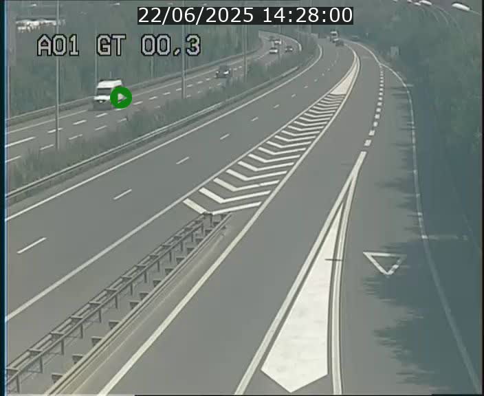 <h2>Traffic live webcam Luxembourg Croix de Gasperich - A1 direction Kirchberg - BK 0.3</h2>