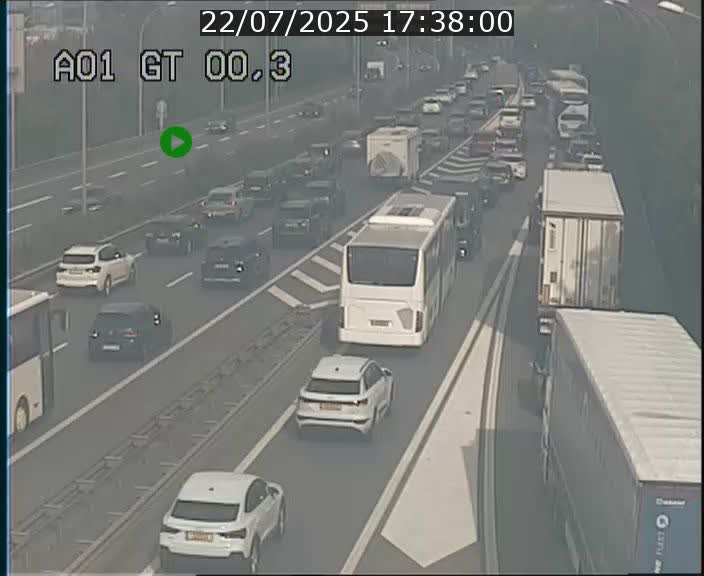 <h2>Traffic live webcam Luxembourg Croix de Gasperich - A1 direction Kirchberg - BK 0.3</h2>