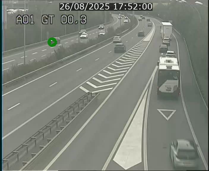 <h2>Traffic live webcam Luxembourg Croix de Gasperich - A1 direction Kirchberg - BK 0.3</h2>