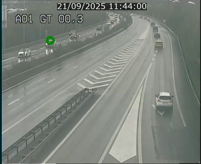<h2>Traffic live webcam Luxembourg Croix de Gasperich - A1 direction Kirchberg - BK 0.3</h2>