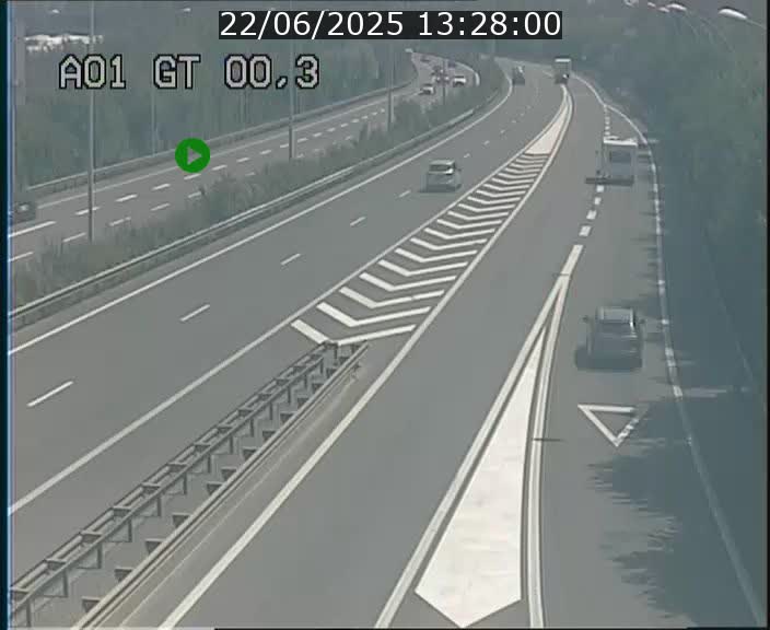 <h2>Traffic live webcam Luxembourg Croix de Gasperich - A1 direction Kirchberg - BK 0.3</h2>