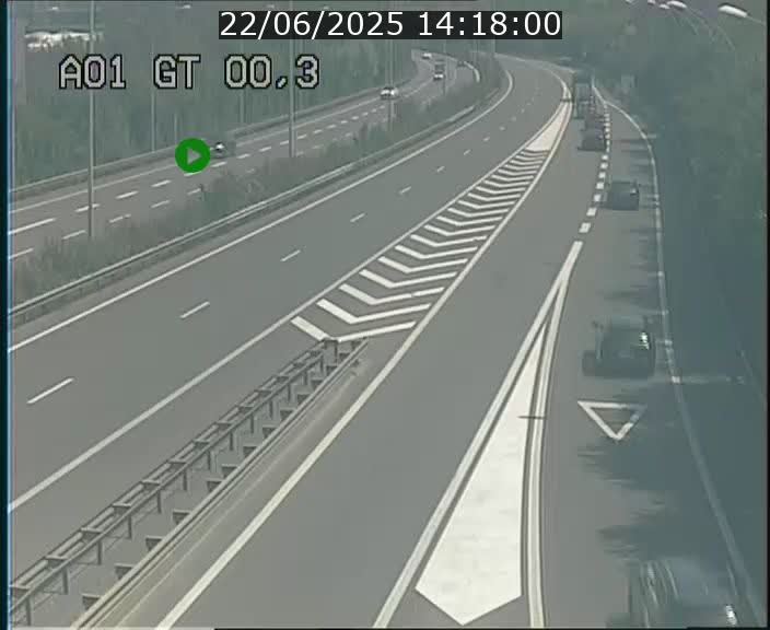 <h2>Traffic live webcam Luxembourg Croix de Gasperich - A1 direction Kirchberg - BK 0.3</h2>