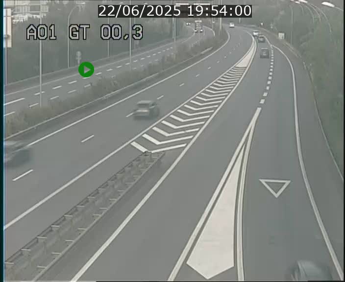 <h2>Traffic live webcam Luxembourg Croix de Gasperich - A1 direction Kirchberg - BK 0.3</h2>