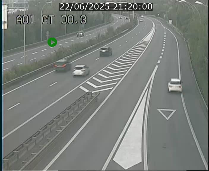 <h2>Traffic live webcam Luxembourg Croix de Gasperich - A1 direction Kirchberg - BK 0.3</h2>