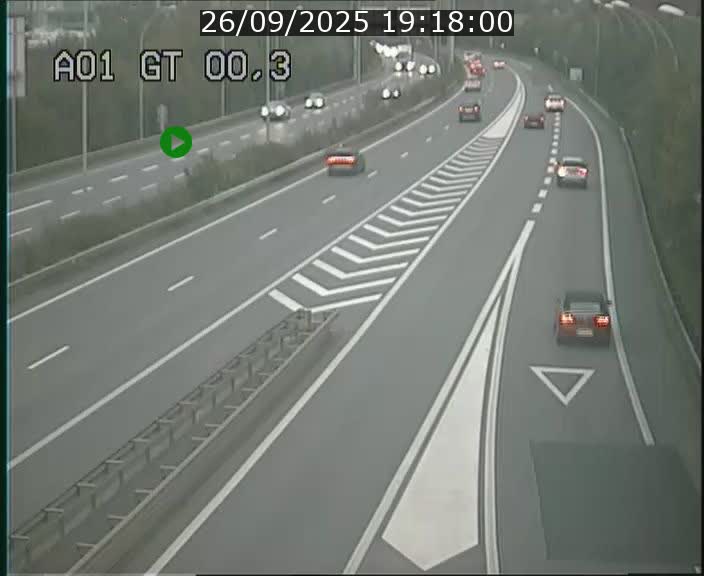 <h2>Traffic live webcam Luxembourg Croix de Gasperich - A1 direction Kirchberg - BK 0.3</h2>