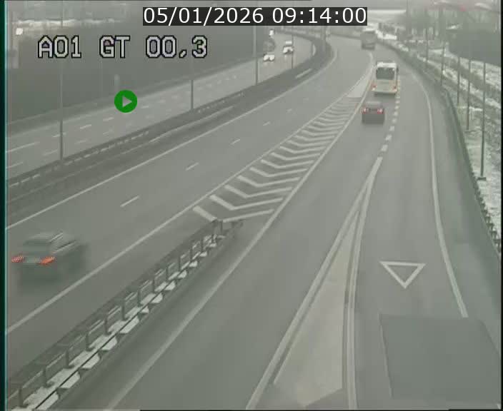 <h2>Traffic live webcam Luxembourg Croix de Gasperich - A1 direction Kirchberg - BK 0.3</h2>
