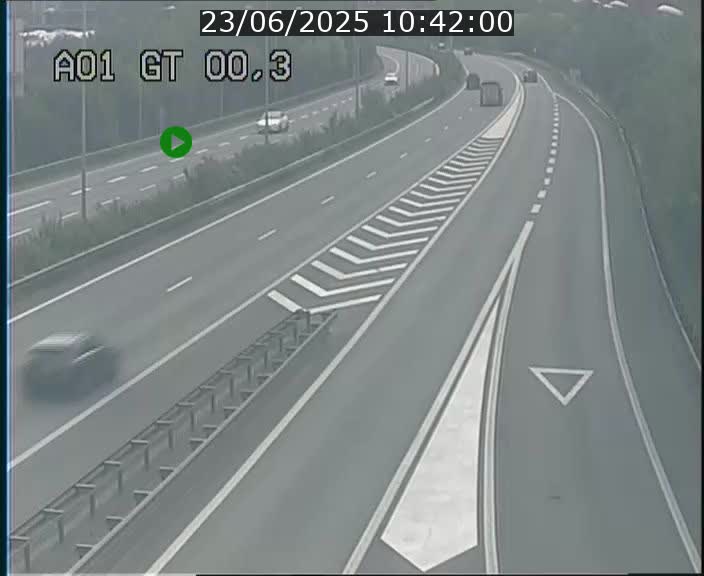 <h2>Traffic live webcam Luxembourg Croix de Gasperich - A1 direction Kirchberg - BK 0.3</h2>