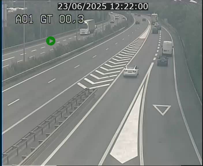 <h2>Traffic live webcam Luxembourg Croix de Gasperich - A1 direction Kirchberg - BK 0.3</h2>