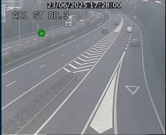 <h2>Traffic live webcam Luxembourg Croix de Gasperich - A1 direction Kirchberg - BK 0.3</h2>
