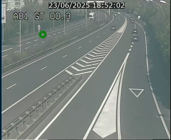 <h2>Traffic live webcam Luxembourg Croix de Gasperich - A1 direction Kirchberg - BK 0.3</h2>