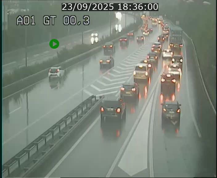 <h2>Traffic live webcam Luxembourg Croix de Gasperich - A1 direction Kirchberg - BK 0.3</h2>
