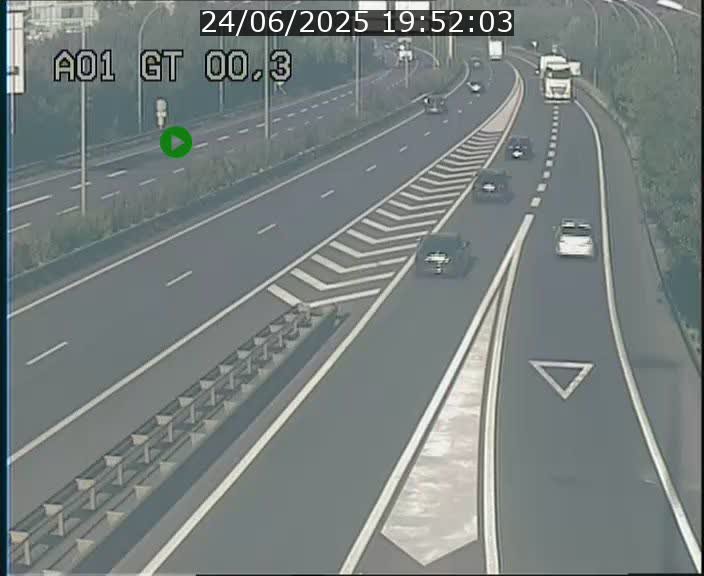 <h2>Traffic live webcam Luxembourg Croix de Gasperich - A1 direction Kirchberg - BK 0.3</h2>