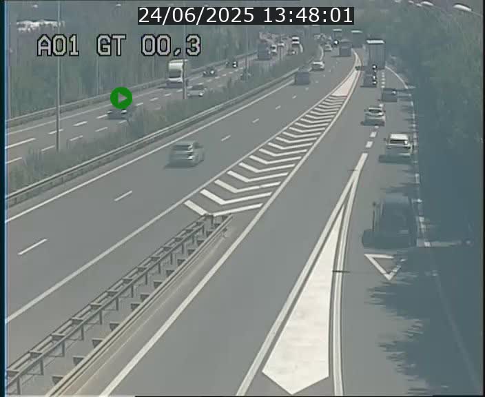 <h2>Traffic live webcam Luxembourg Croix de Gasperich - A1 direction Kirchberg - BK 0.3</h2>