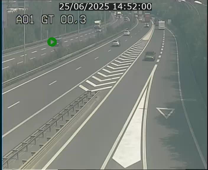 <h2>Traffic live webcam Luxembourg Croix de Gasperich - A1 direction Kirchberg - BK 0.3</h2>