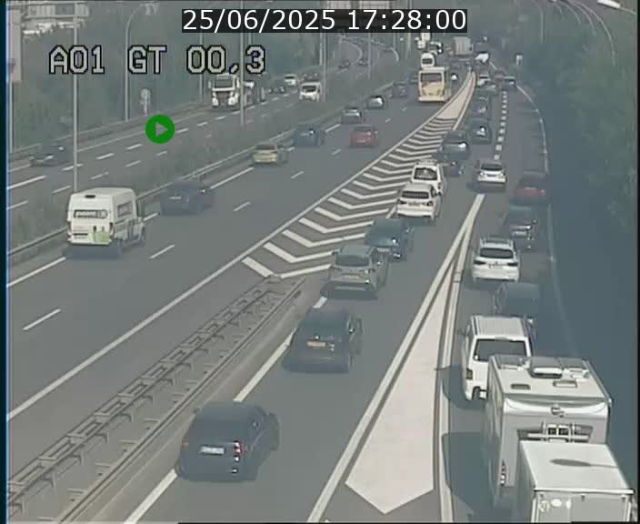 <h2>Traffic live webcam Luxembourg Croix de Gasperich - A1 direction Kirchberg - BK 0.3</h2>