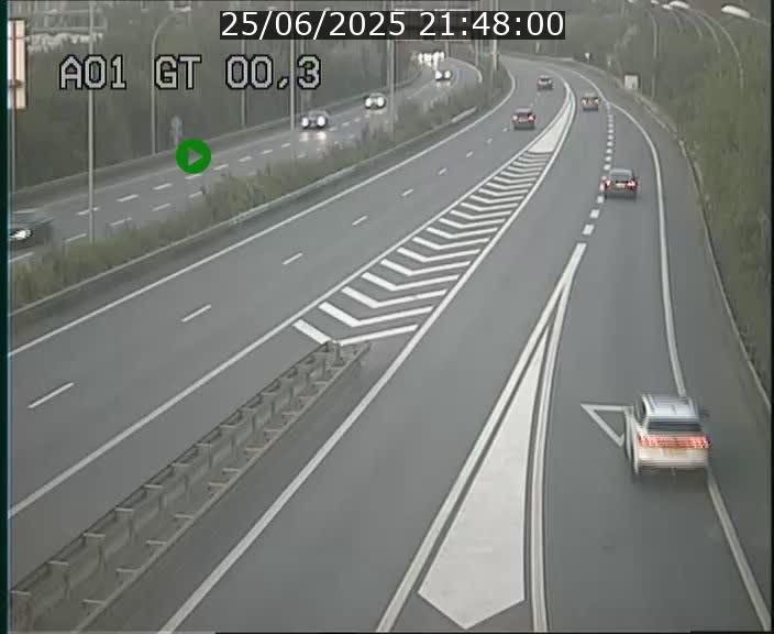 <h2>Traffic live webcam Luxembourg Croix de Gasperich - A1 direction Kirchberg - BK 0.3</h2>