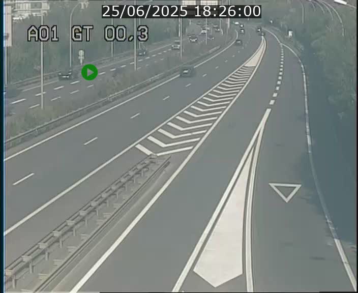 <h2>Traffic live webcam Luxembourg Croix de Gasperich - A1 direction Kirchberg - BK 0.3</h2>