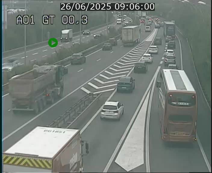 <h2>Traffic live webcam Luxembourg Croix de Gasperich - A1 direction Kirchberg - BK 0.3</h2>