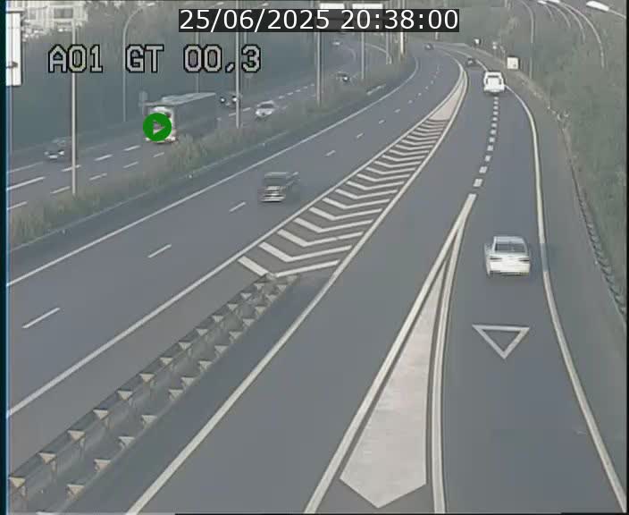 <h2>Traffic live webcam Luxembourg Croix de Gasperich - A1 direction Kirchberg - BK 0.3</h2>