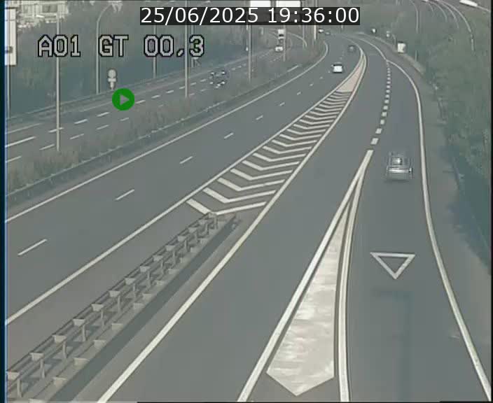 <h2>Traffic live webcam Luxembourg Croix de Gasperich - A1 direction Kirchberg - BK 0.3</h2>