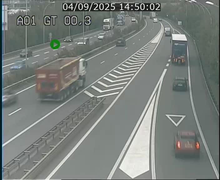 <h2>Traffic live webcam Luxembourg Croix de Gasperich - A1 direction Kirchberg - BK 0.3</h2>