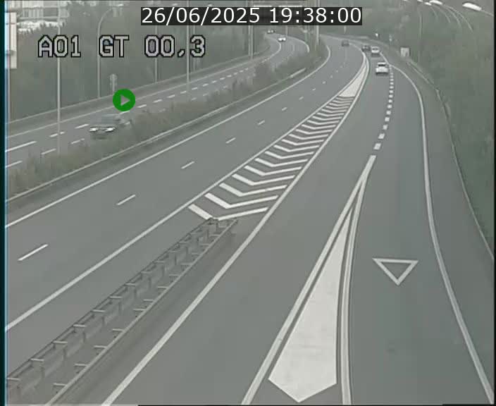 <h2>Traffic live webcam Luxembourg Croix de Gasperich - A1 direction Kirchberg - BK 0.3</h2>