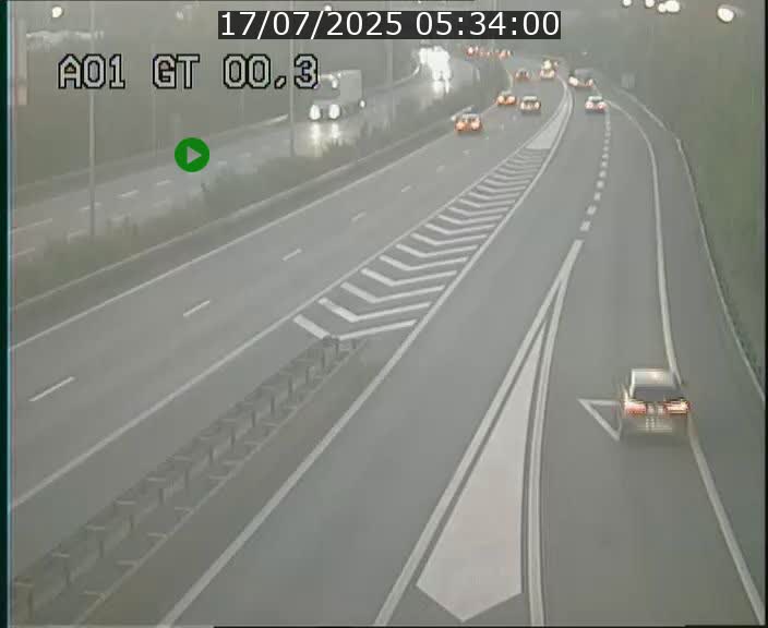 <h2>Traffic live webcam Luxembourg Croix de Gasperich - A1 direction Kirchberg - BK 0.3</h2>