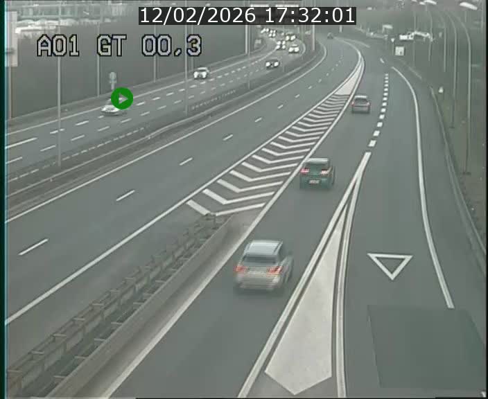 <h2>Traffic live webcam Luxembourg Croix de Gasperich - A1 direction Kirchberg - BK 0.3</h2>