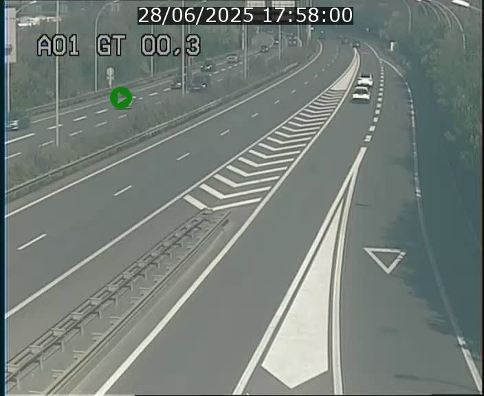 <h2>Traffic live webcam Luxembourg Croix de Gasperich - A1 direction Kirchberg - BK 0.3</h2>