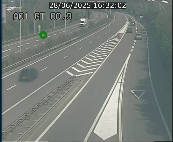 <h2>Traffic live webcam Luxembourg Croix de Gasperich - A1 direction Kirchberg - BK 0.3</h2>