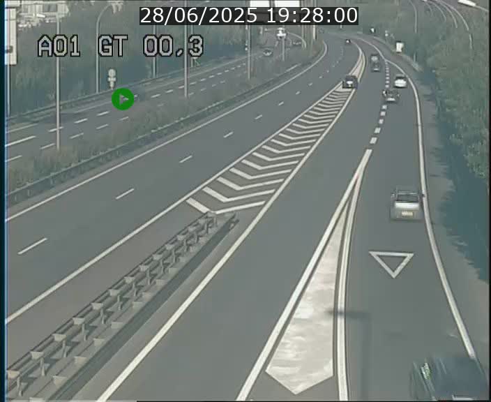 <h2>Traffic live webcam Luxembourg Croix de Gasperich - A1 direction Kirchberg - BK 0.3</h2>