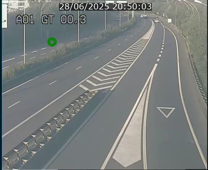<h2>Traffic live webcam Luxembourg Croix de Gasperich - A1 direction Kirchberg - BK 0.3</h2>
