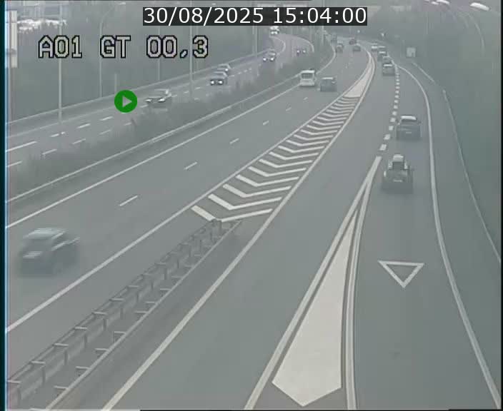 <h2>Traffic live webcam Luxembourg Croix de Gasperich - A1 direction Kirchberg - BK 0.3</h2>